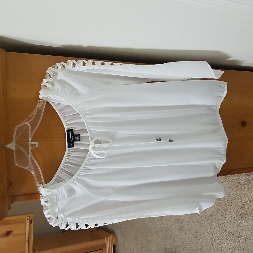 I.N. Studio Petite Small White Blouson Blouse